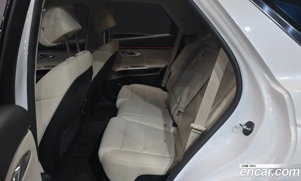 Genesis GV70 2025 2.5 автомат (гидро), фото 12