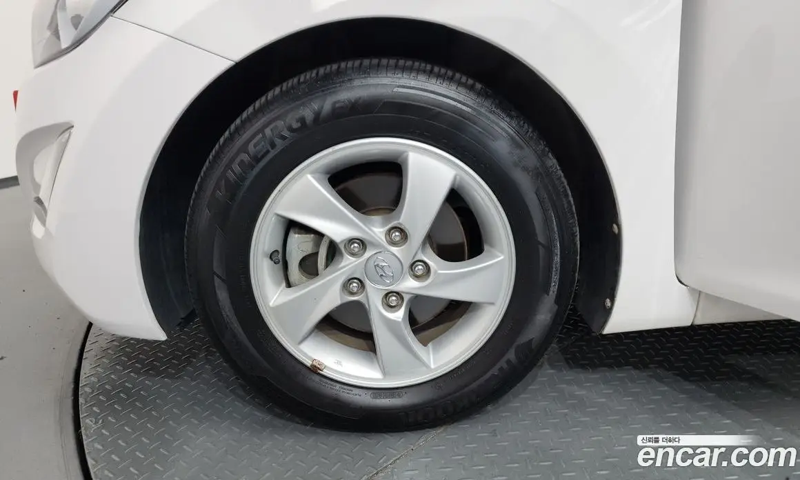 Hyundai Avante 2013 1.6 автомат (гидро), фото 5