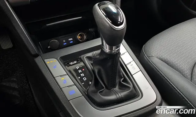 Hyundai Avante 2016 1.6 автомат (гидро), миниатюра 11