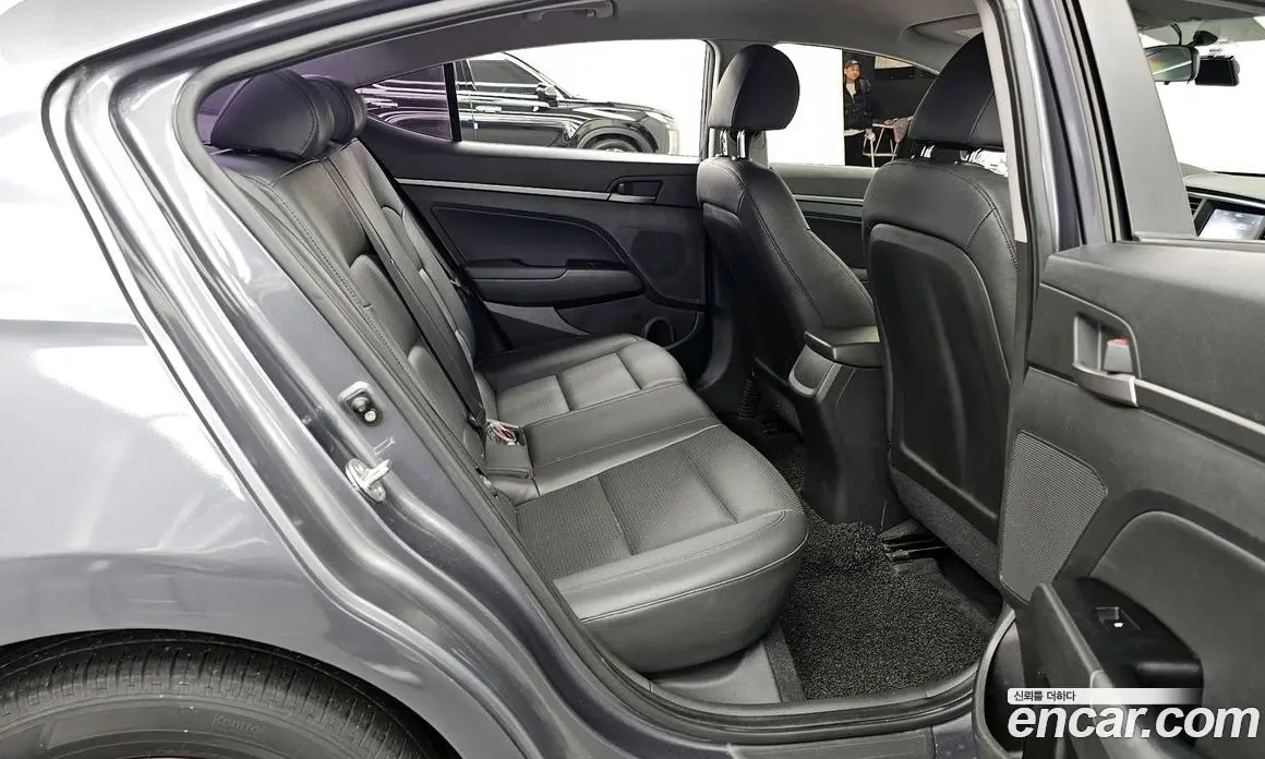 Hyundai Avante 2016 1.6 автомат (гидро), фото 17