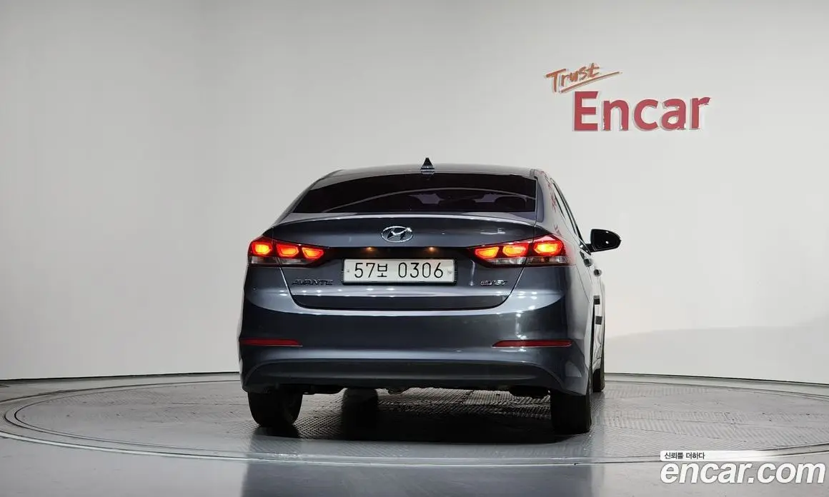 Hyundai Avante 2016 1.6 автомат (гидро), фото 3