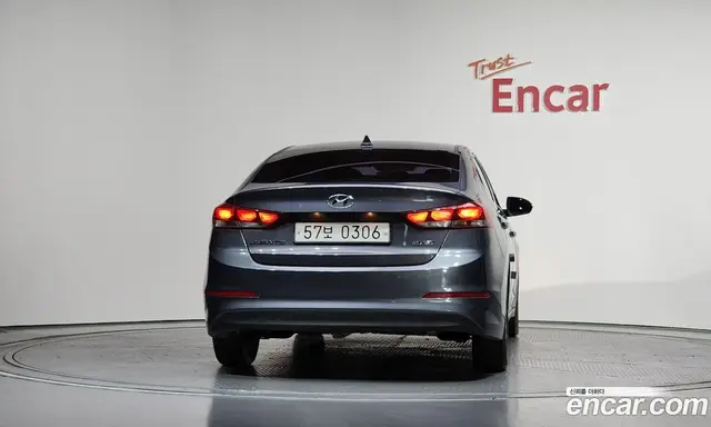 Hyundai Avante 2016 1.6 автомат (гидро), миниатюра 3