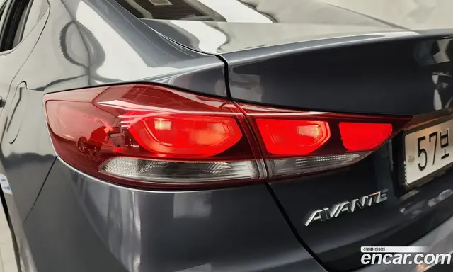 Hyundai Avante 2016 1.6 автомат (гидро), миниатюра 8