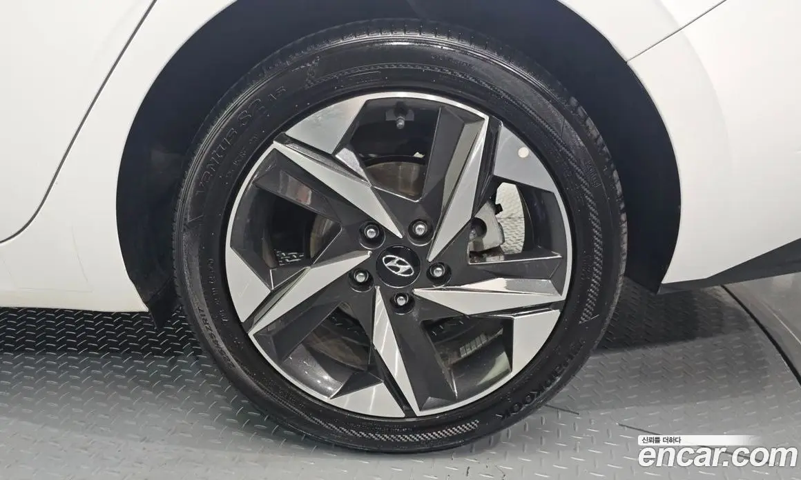 Hyundai Avante 2020 1.6 автомат (гидро), фото 6