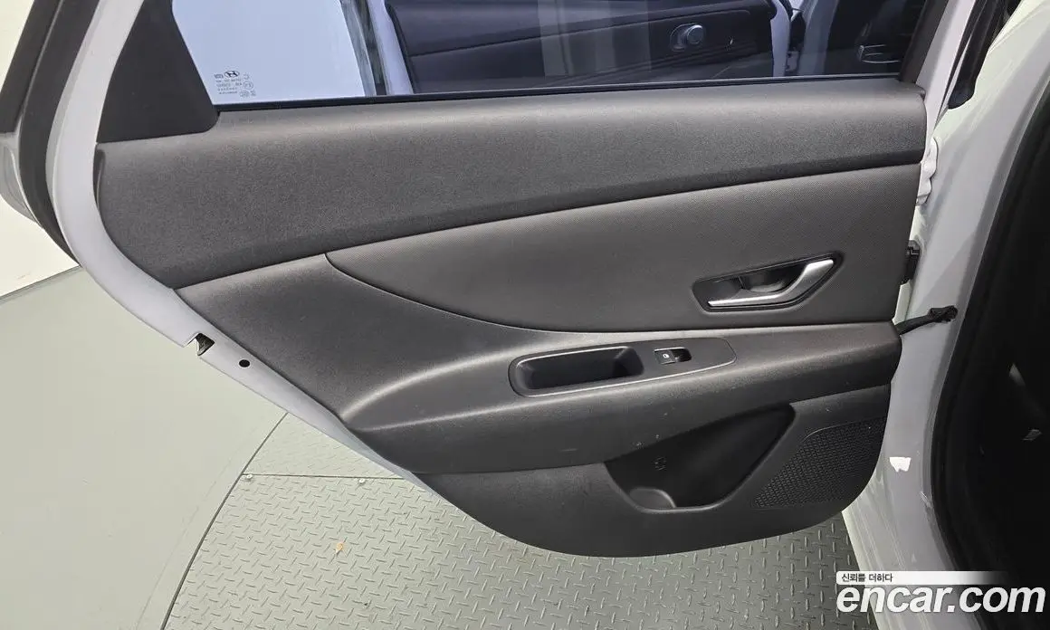 Hyundai Avante 2023 1.6 автомат (гидро), фото 15