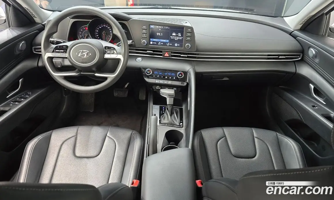 Hyundai Avante 2023 1.6 автомат (гидро), фото 10