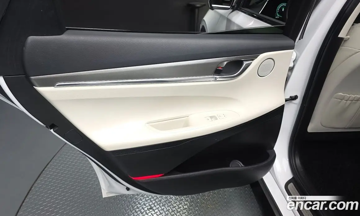 Hyundai Grandeur 2022 2.4 автомат (гидро), фото 15