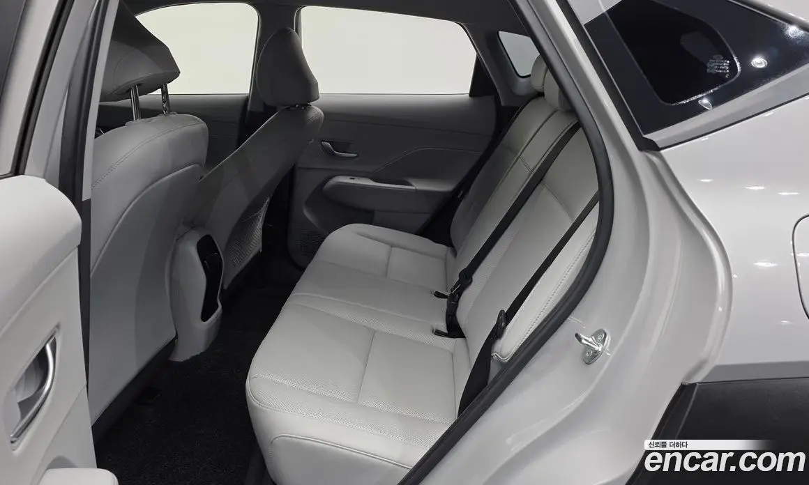 Hyundai Kona 2024 1.6 автомат (гидро), фото 18