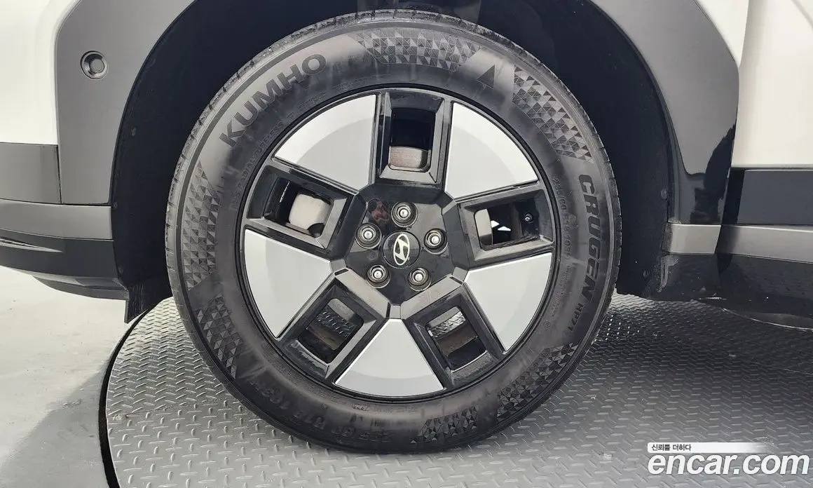 Hyundai Santa Fe 2023 1.6 автомат (гидро), фото 5