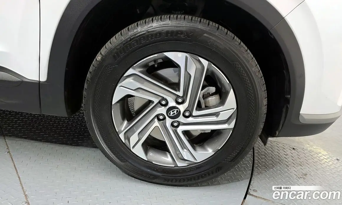 Hyundai Santa Fe 2023 2.5 автомат (гидро), фото 7