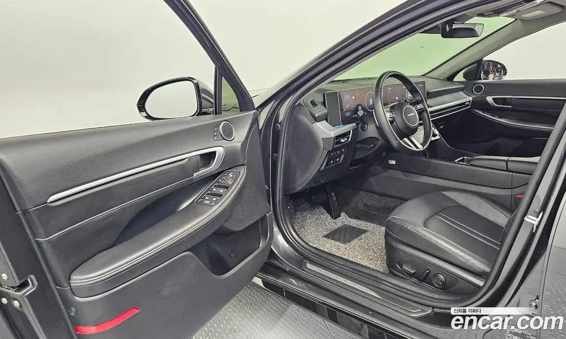 Hyundai Sonata 2024 1.6 автомат (гидро), фото 13
