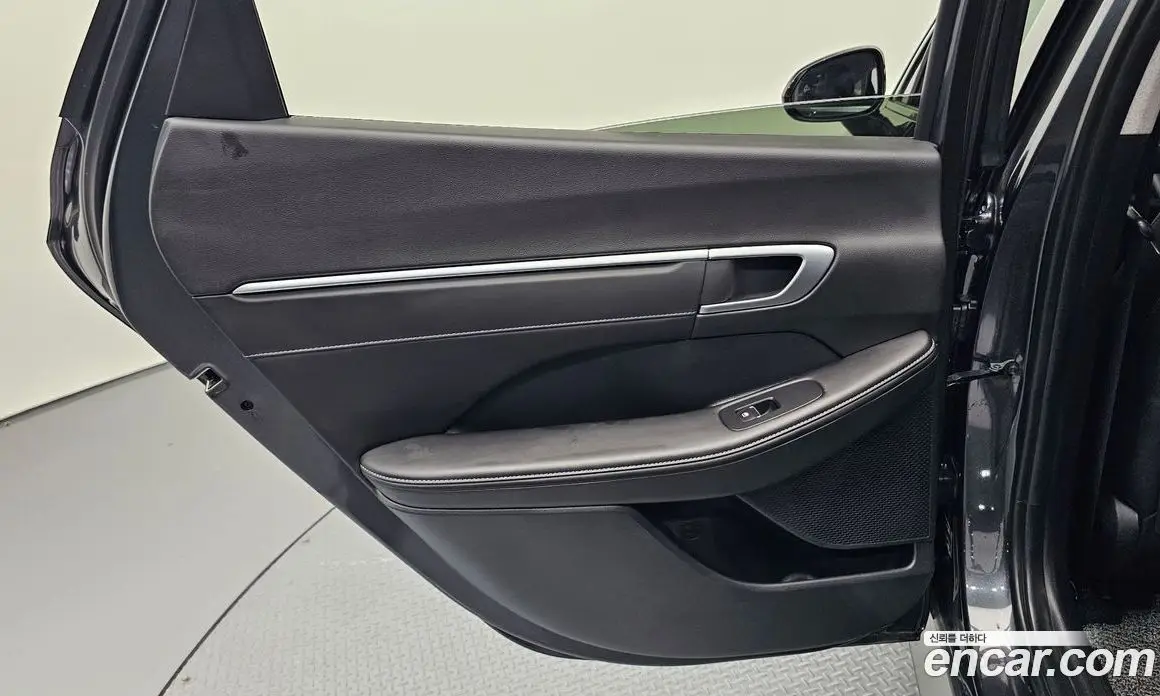 Hyundai Sonata 2024 1.6 автомат (гидро), фото 15