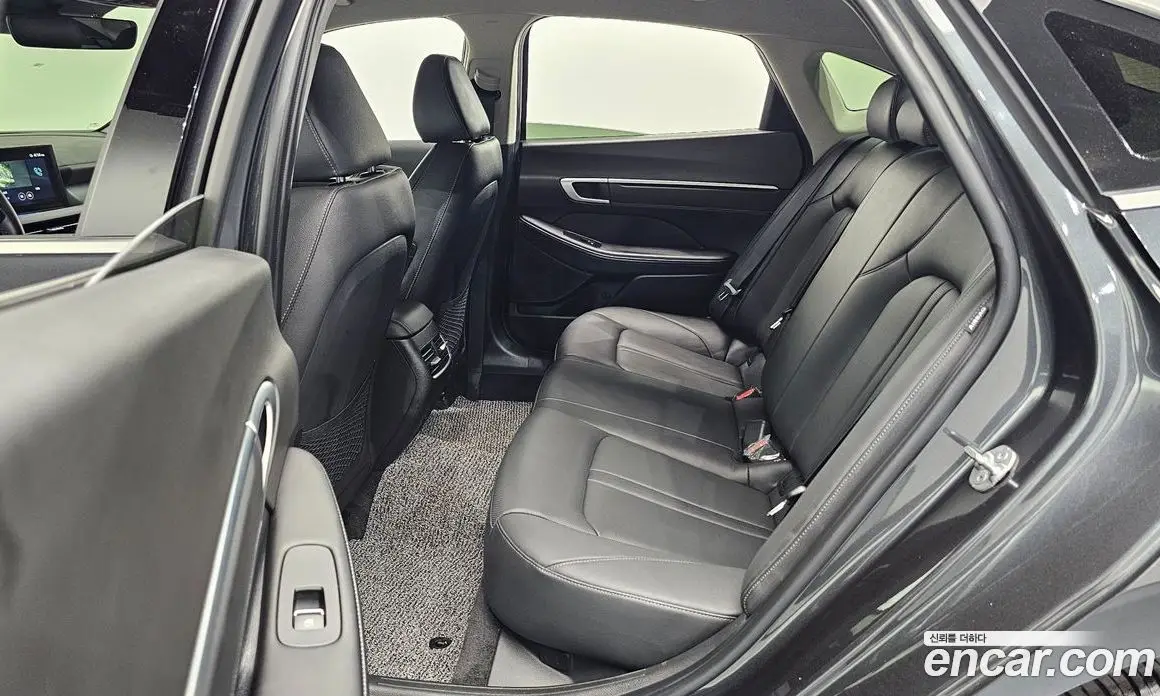 Hyundai Sonata 2024 1.6 автомат (гидро), фото 17