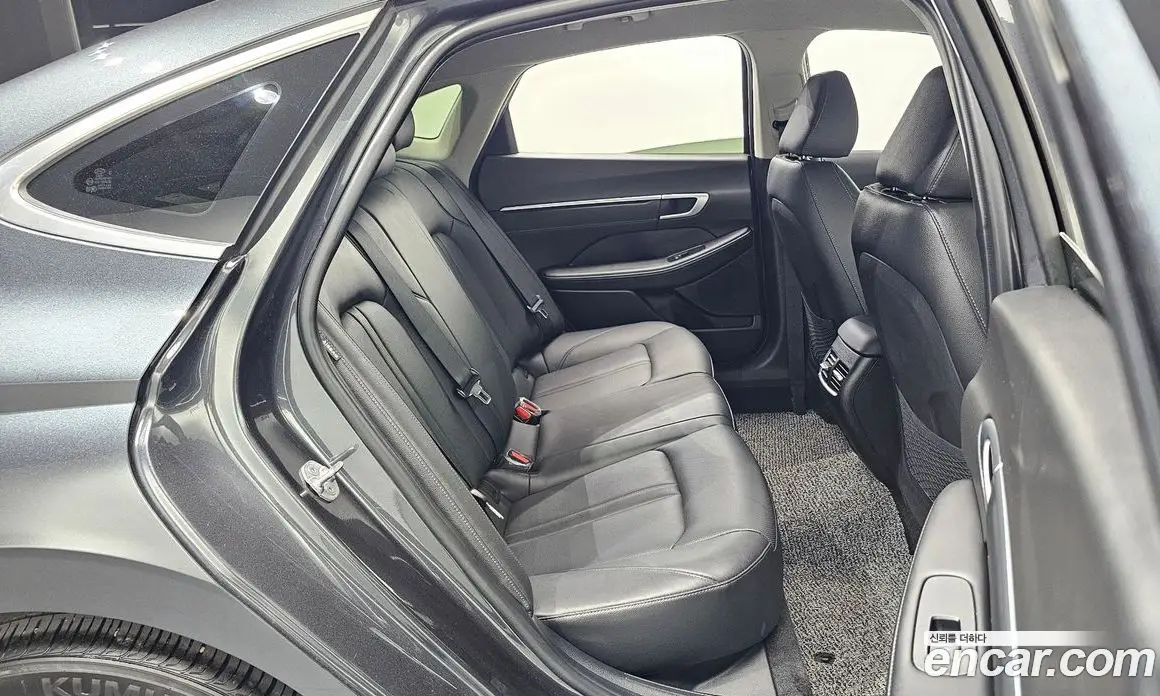 Hyundai Sonata 2024 1.6 автомат (гидро), фото 18