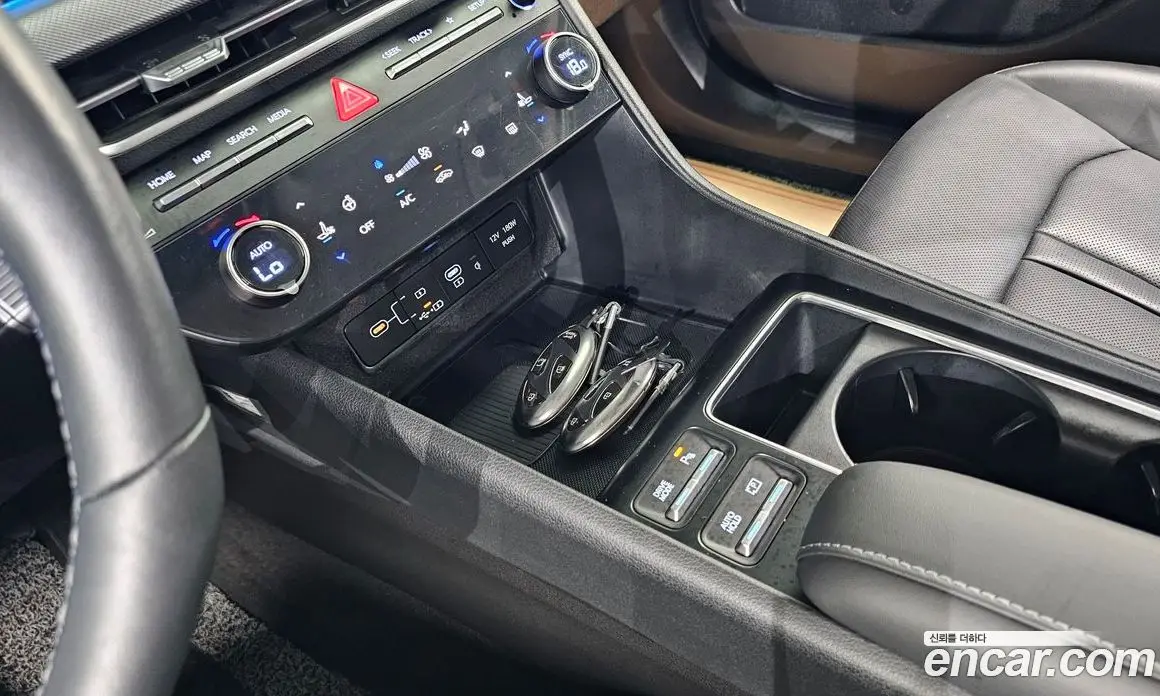 Hyundai Sonata 2024 1.6 автомат (гидро), фото 23
