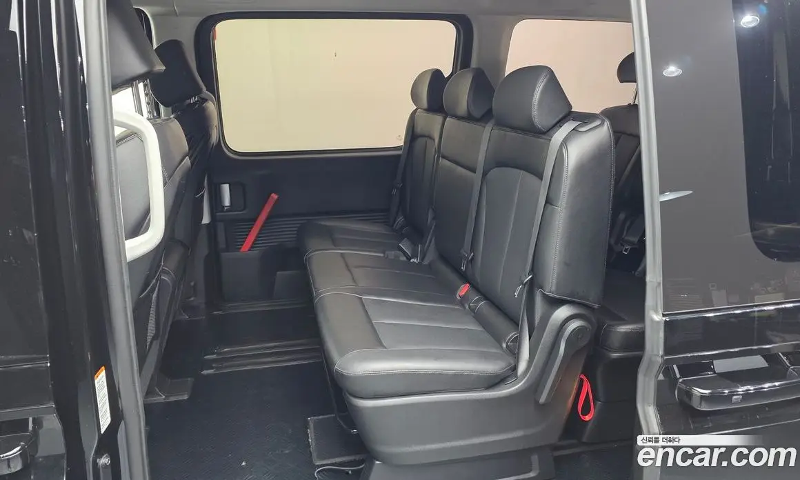 Hyundai Staria 2021 2.2 автомат (гидро), фото 12