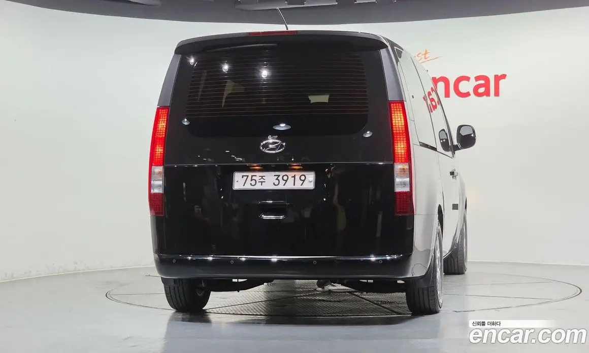 Hyundai Staria 2021 2.2 автомат (гидро), фото 4