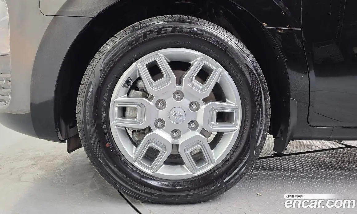 Hyundai Staria 2021 2.2 автомат (гидро), фото 5