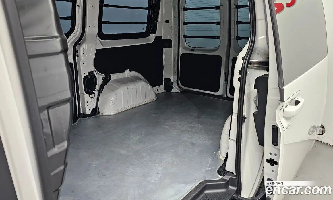 Hyundai Staria 2026 3.5 автомат (гидро), фото 17
