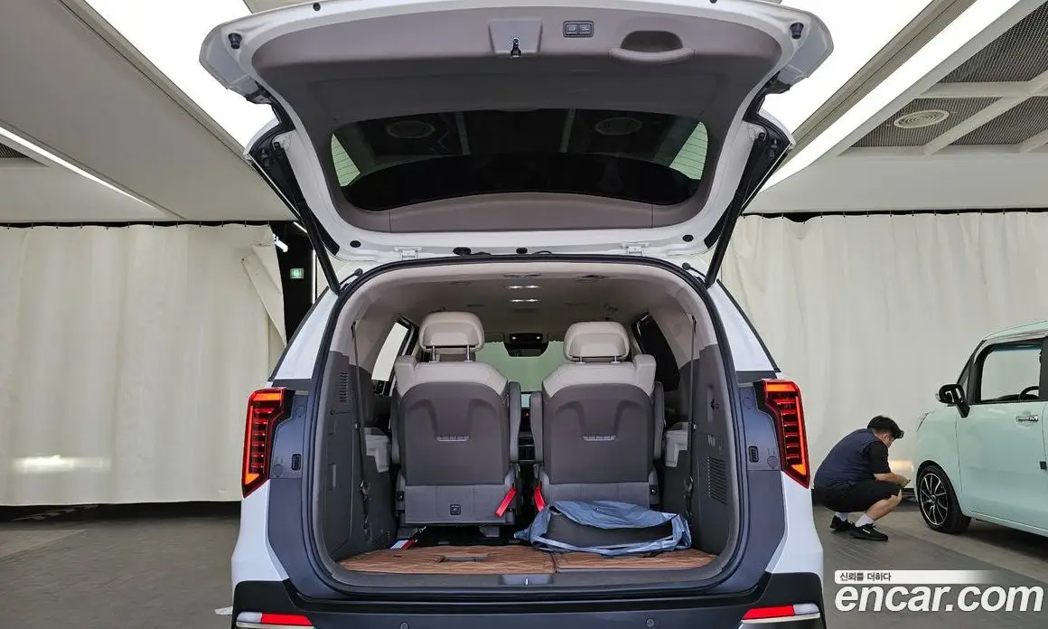 Kia Carnival 2024 1.6 автомат (гидро), фото 20