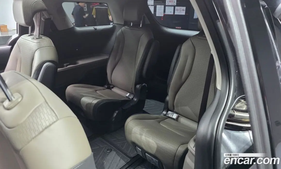 Kia Carnival 2025 1.6 автомат (гидро), фото 17