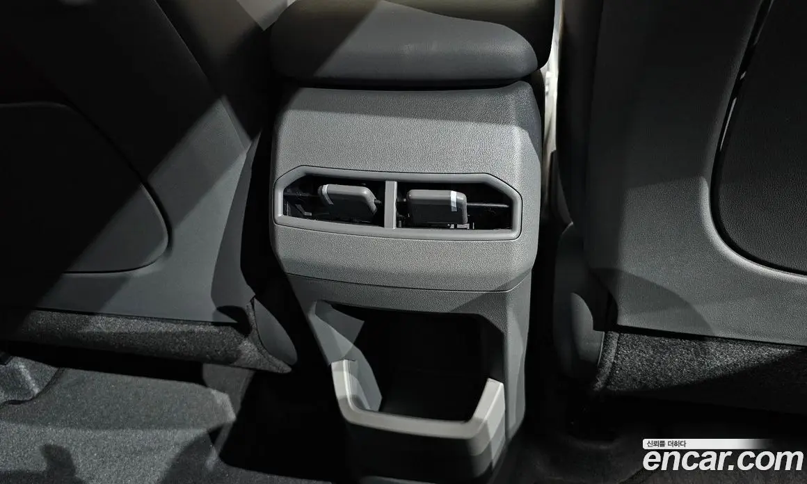 Kia EV3 2026 0.2 автомат (гидро), фото 36