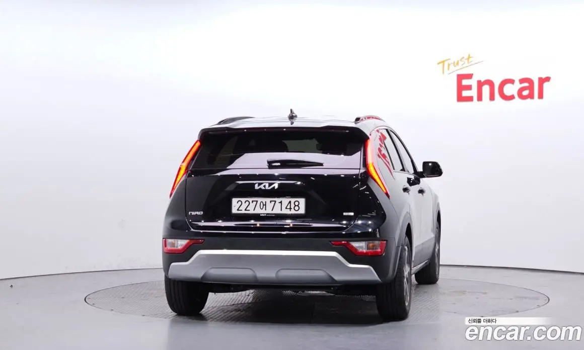 Kia Niro 2024 1.6 автомат (гидро), фото 4