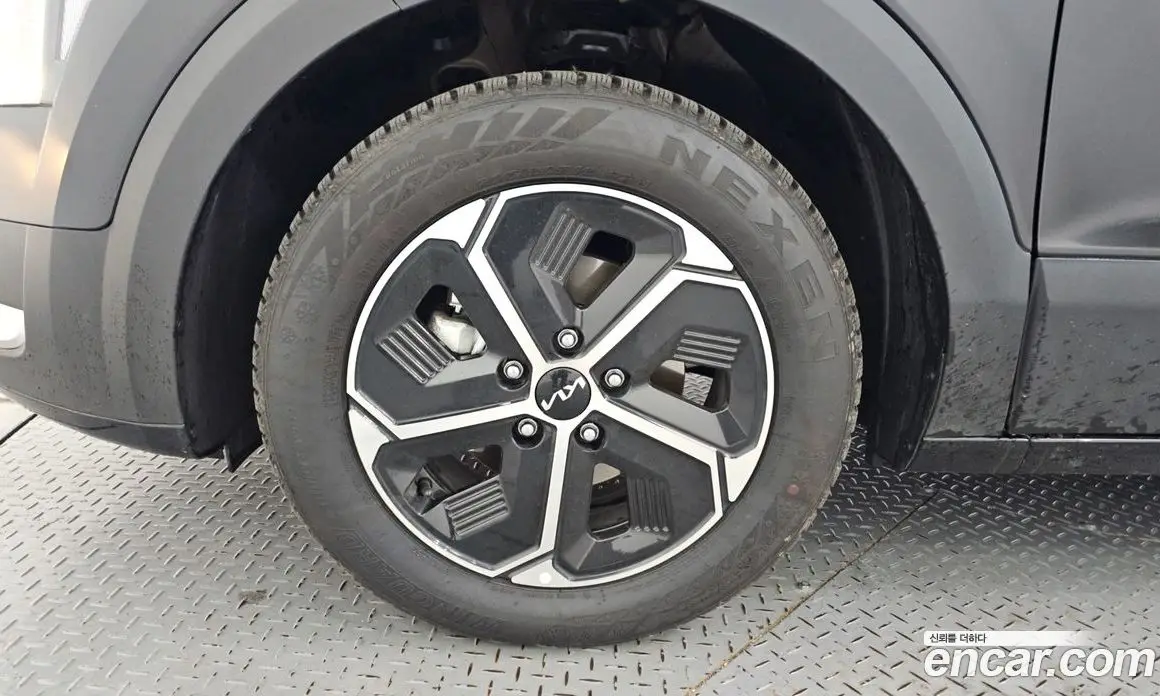 Kia Niro 2024 1.6 автомат (гидро), фото 5