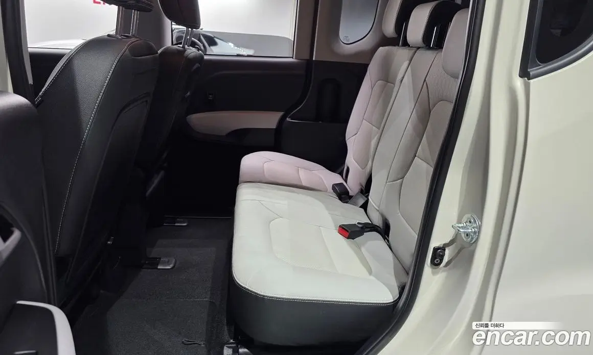 Kia Ray 2023 1.0 автомат (гидро), фото 17