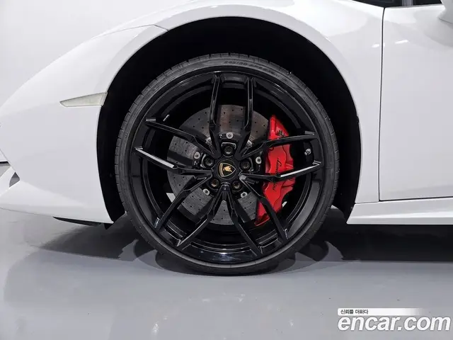 Lamborghini Huracan 2017 5.2 автомат (гидро), миниатюра 9 Lamborghini Huracan 2017 5.2 автомат (гидро), миниатюра 9