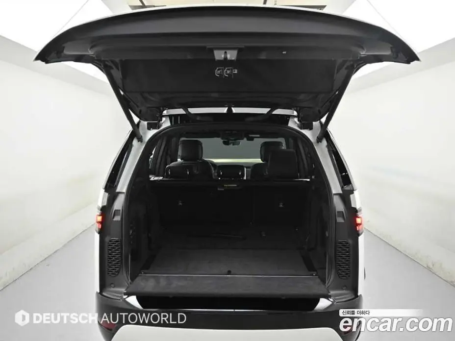 Land Rover Discovery 2024 3.0 автомат (гидро), фото 19