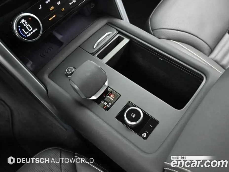 Land Rover Discovery 2024 3.0 автомат (гидро), фото 9