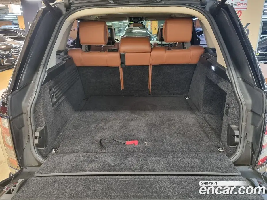 Land Rover Range Rover 2015 4.4 автомат (гидро), фото 16