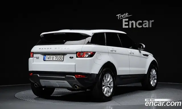 Land Rover Range Rover Evoque 2015 2.2 автомат (гидро), миниатюра 2