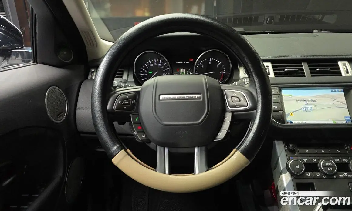 Land Rover Range Rover Evoque 2015 2.2 автомат (гидро), фото 13