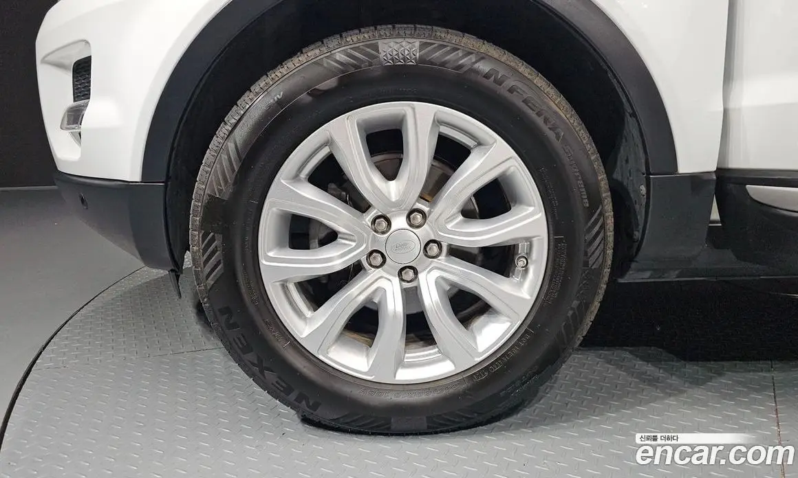 Land Rover Range Rover Evoque 2015 2.2 автомат (гидро), фото 5