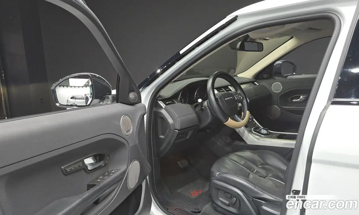 Land Rover Range Rover Evoque 2015 2.2 автомат (гидро), фото 10