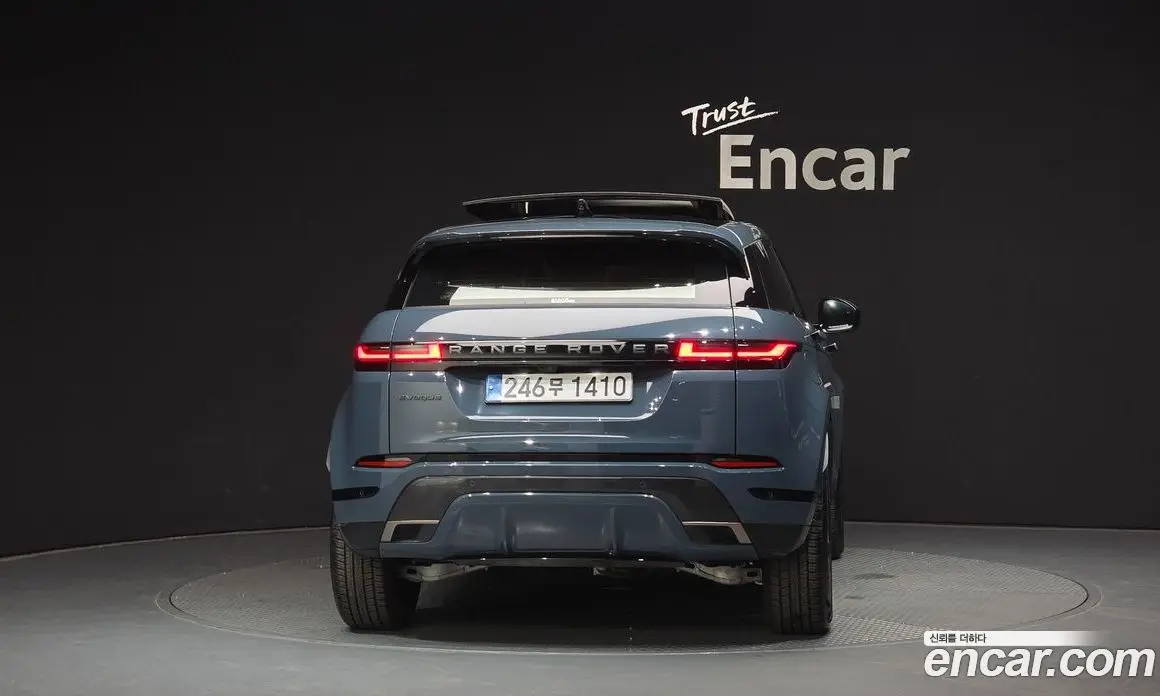 Land Rover Range Rover Evoque 2024 2.0 автомат (гидро), фото 4