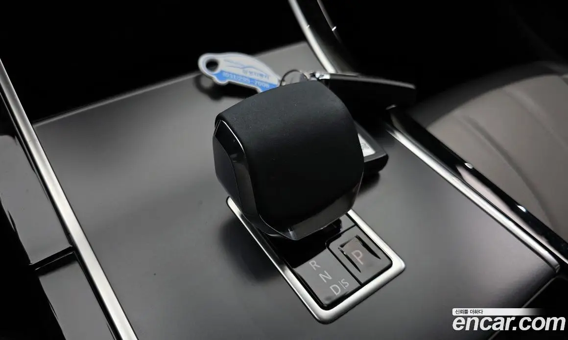 Land Rover Range Rover Evoque 2024 2.0 автомат (гидро), фото 9