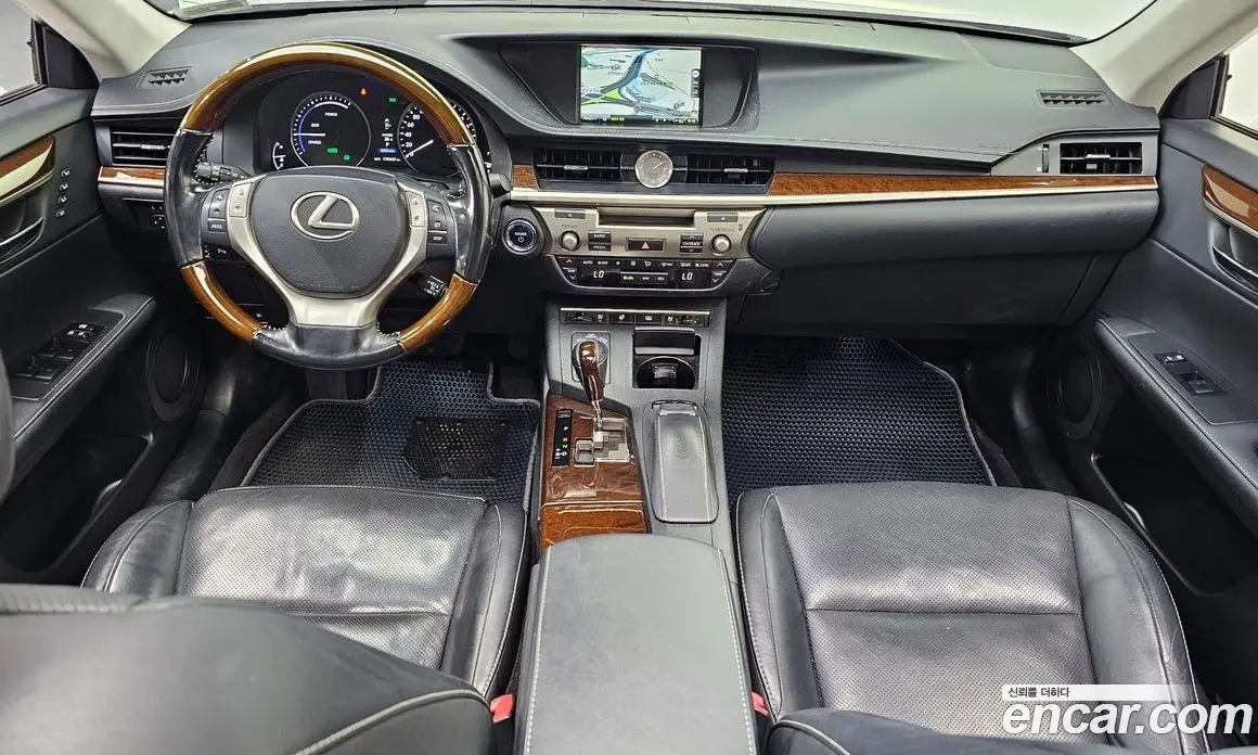Lexus ES 2015 2.5 автомат (гидро), фото 7 Lexus ES 2015 2.5 автомат (гидро), фото 7