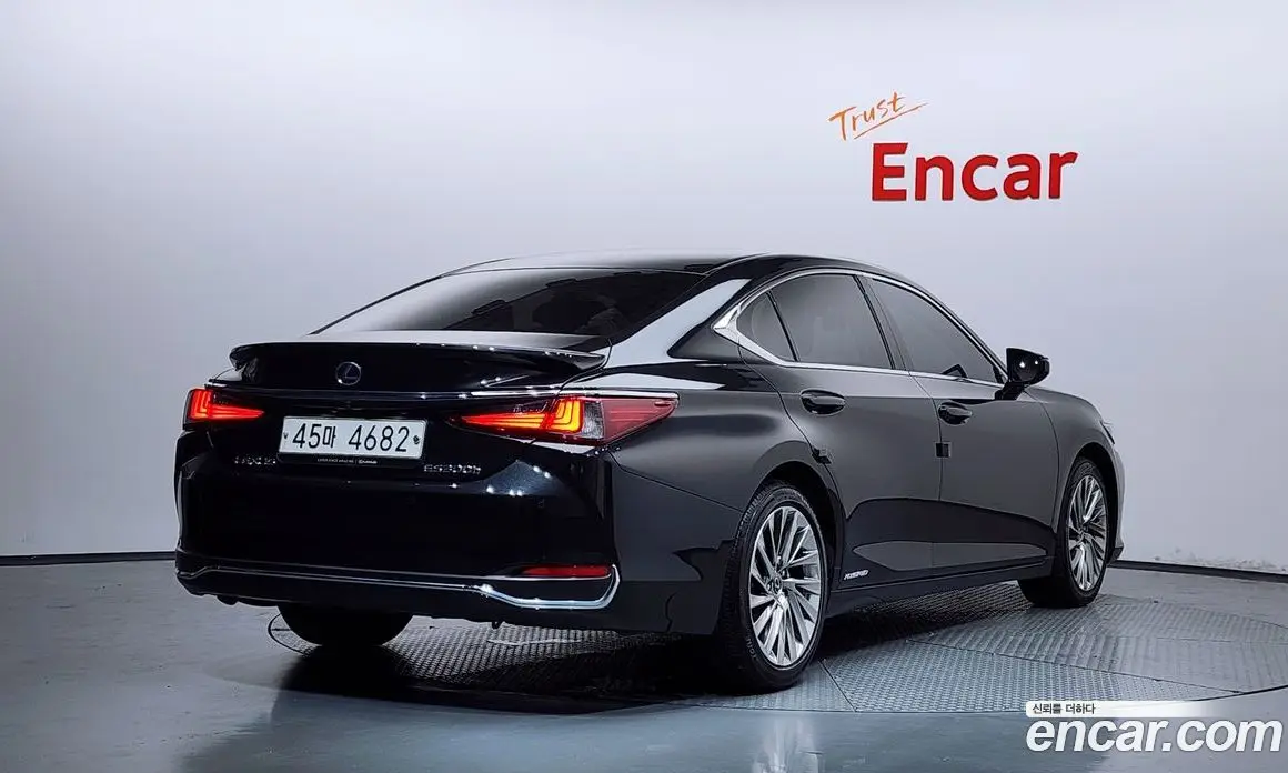 Lexus ES 2018 2.5 автомат (гидро), фото 2 Lexus ES 2018 2.5 автомат (гидро), фото 2