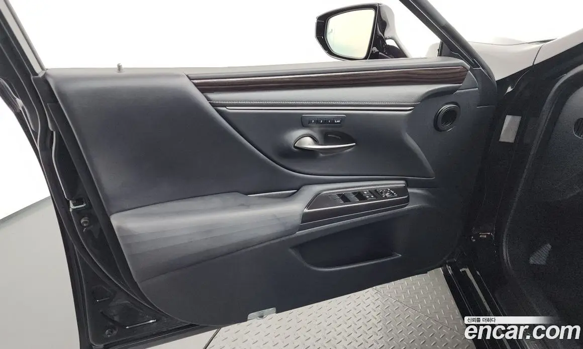 Lexus ES 2018 2.5 автомат (гидро), фото 14 Lexus ES 2018 2.5 автомат (гидро), фото 14