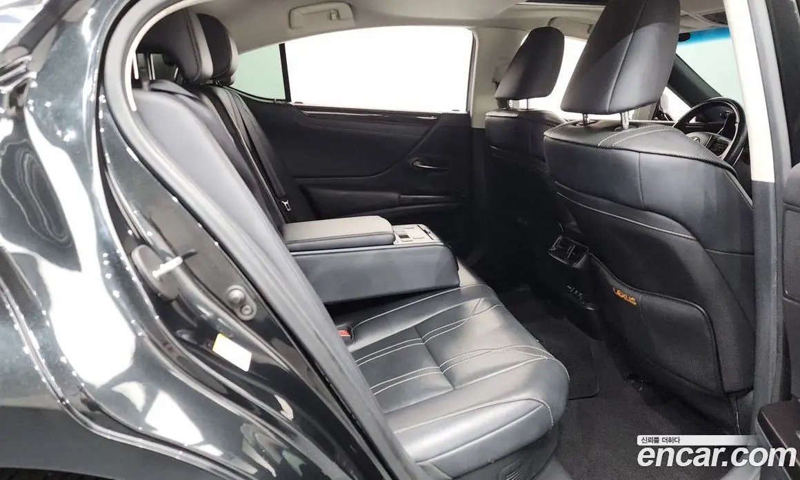 Lexus ES 2018 2.5 автомат (гидро), фото 17 Lexus ES 2018 2.5 автомат (гидро), фото 17