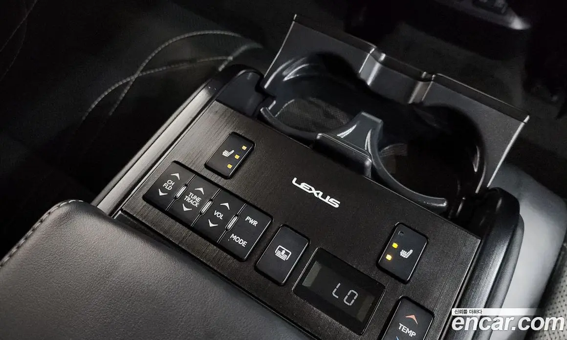 Lexus ES 2018 2.5 автомат (гидро), фото 18 Lexus ES 2018 2.5 автомат (гидро), фото 18