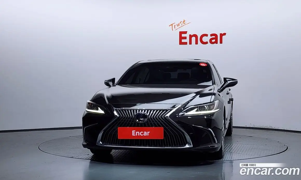 Lexus ES 2018 2.5 автомат (гидро), фото 3 Lexus ES 2018 2.5 автомат (гидро), фото 3