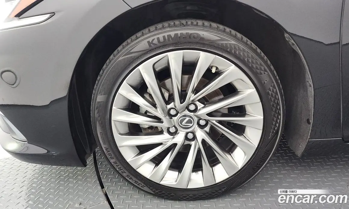 Lexus ES 2018 2.5 автомат (гидро), фото 5 Lexus ES 2018 2.5 автомат (гидро), фото 5