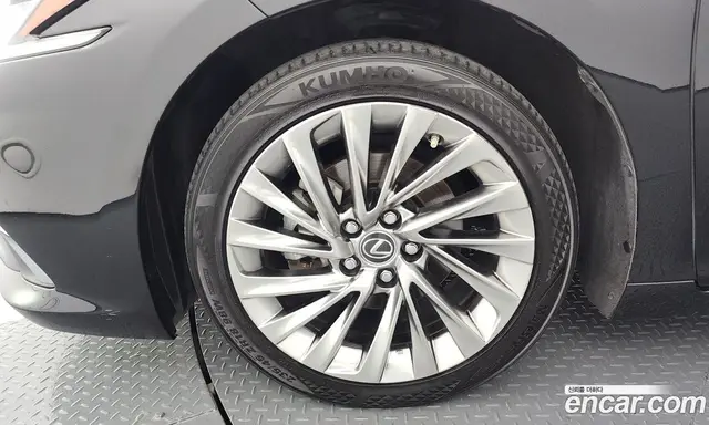Lexus ES 2018 2.5 автомат (гидро), миниатюра 5 Lexus ES 2018 2.5 автомат (гидро), миниатюра 5