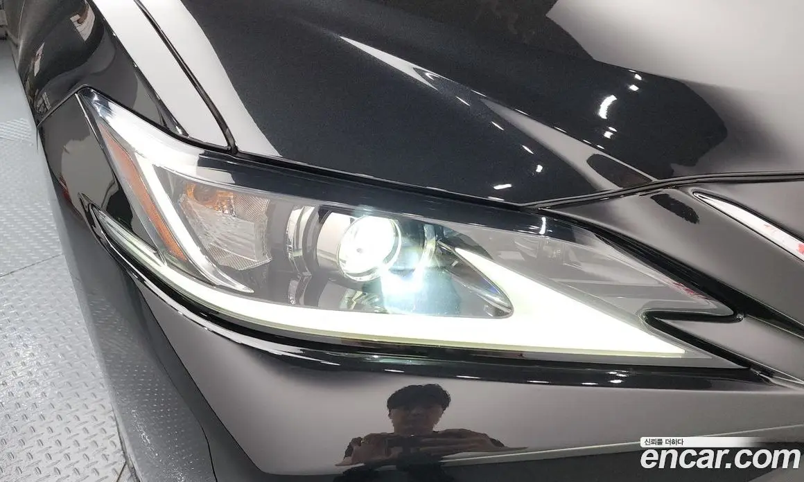 Lexus ES 2018 2.5 автомат (гидро), фото 8 Lexus ES 2018 2.5 автомат (гидро), фото 8