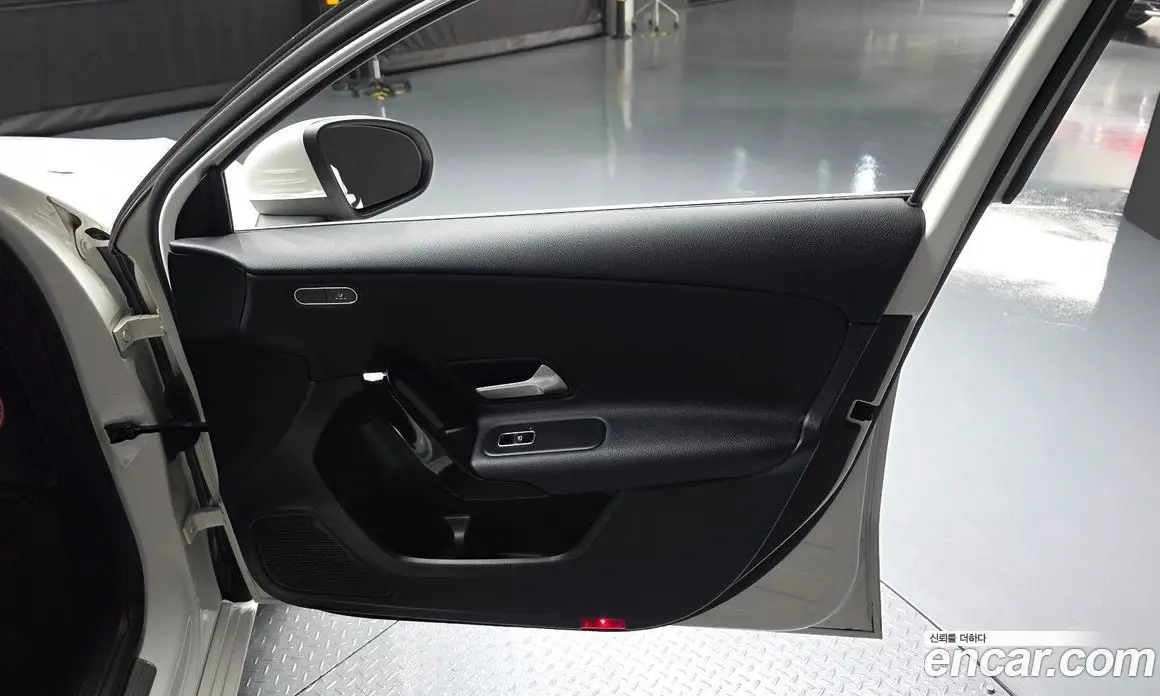 Mercedes-Benz A-Class 2020 2.0 автомат (гидро), фото 14