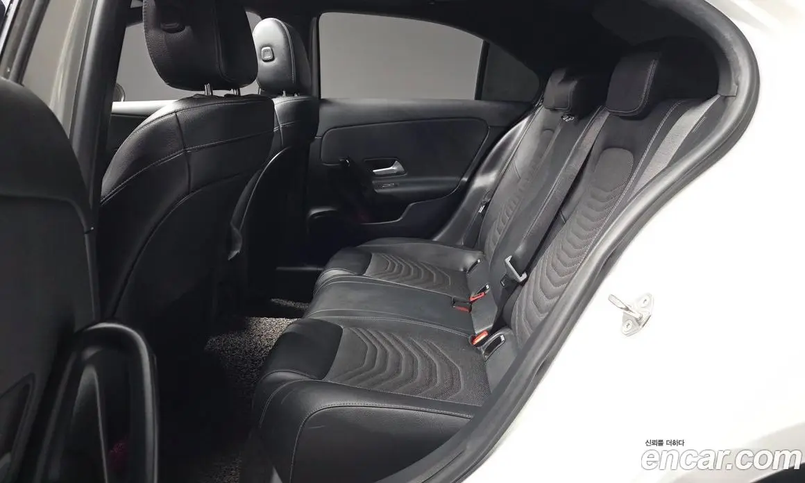 Mercedes-Benz A-Class 2020 2.0 автомат (гидро), фото 16